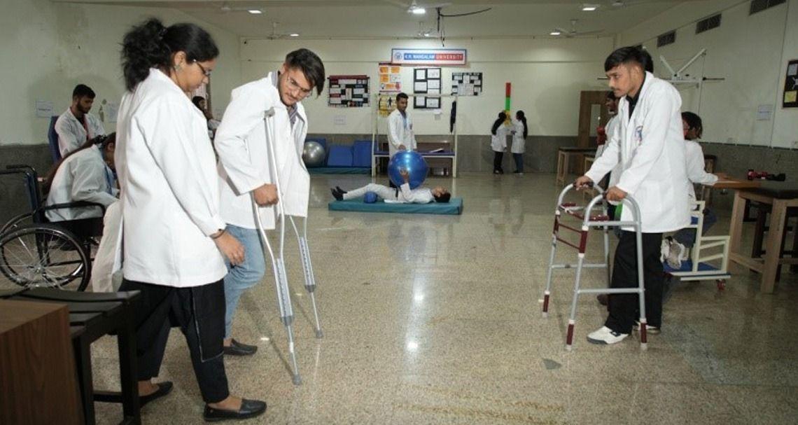 Focus on improving physical health at the exercise therapy lab