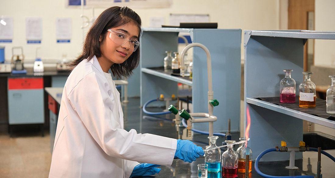 Learn various disciplines of pharm and chemistry with our Pharm Chemistry Lab
